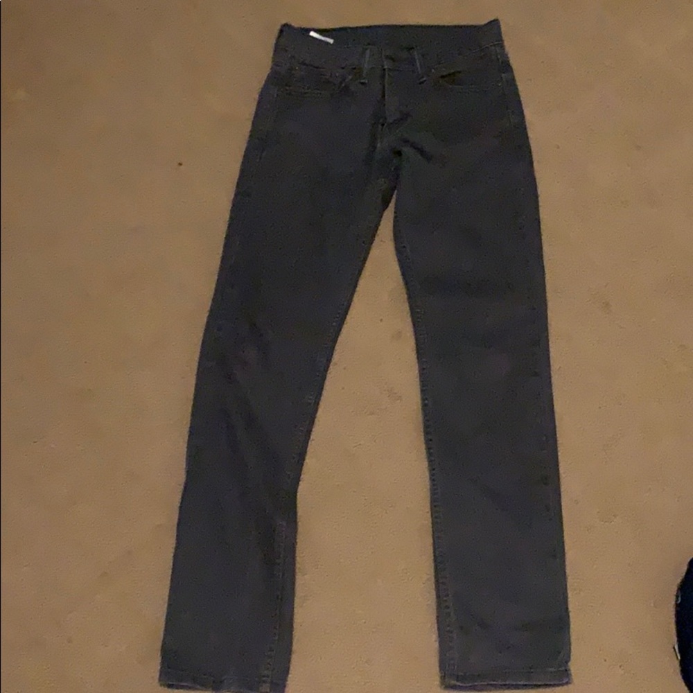 Levi’s Low rise black skinny jeans